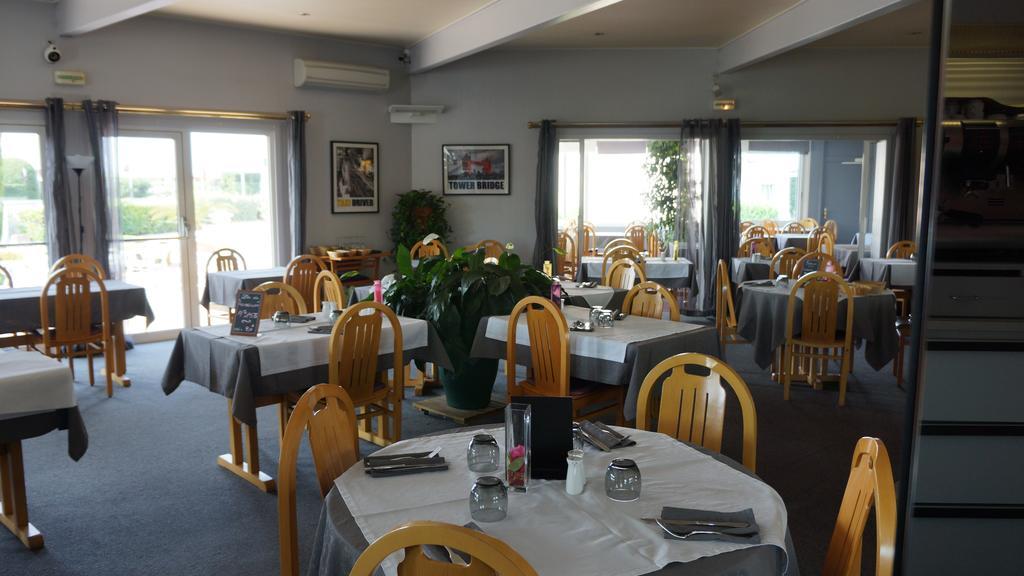Charme Hotel En Beaujolais เบลล์วิลล์-ซัวร์-ซอน ภายนอก รูปภาพ