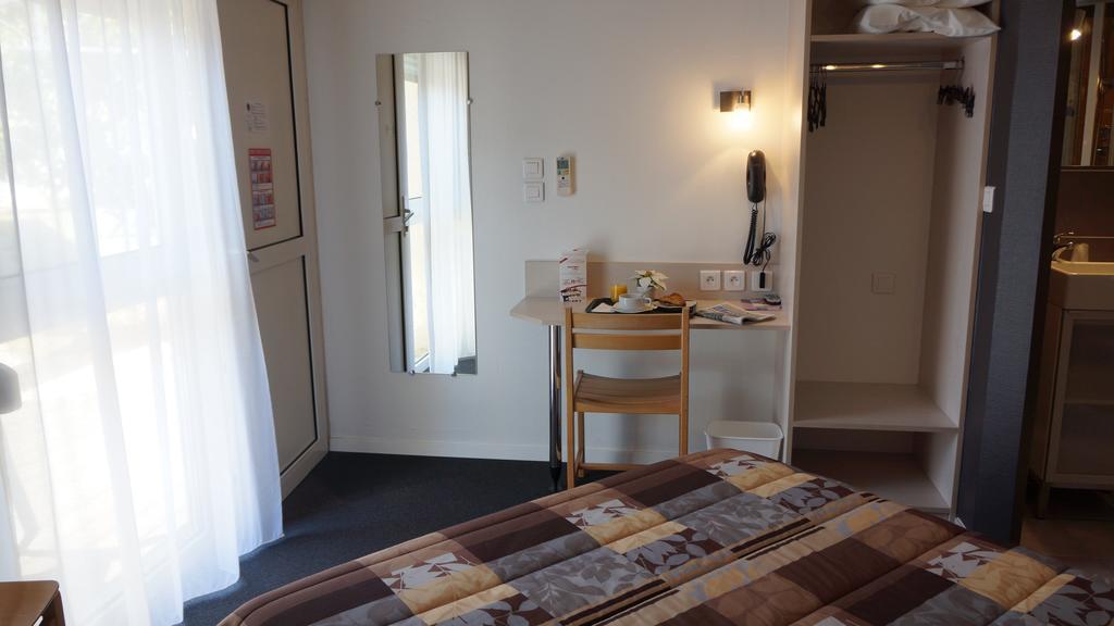 Charme Hotel En Beaujolais เบลล์วิลล์-ซัวร์-ซอน ห้อง รูปภาพ