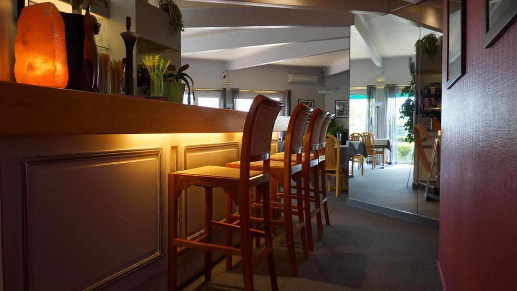 Charme Hotel En Beaujolais เบลล์วิลล์-ซัวร์-ซอน ภายนอก รูปภาพ