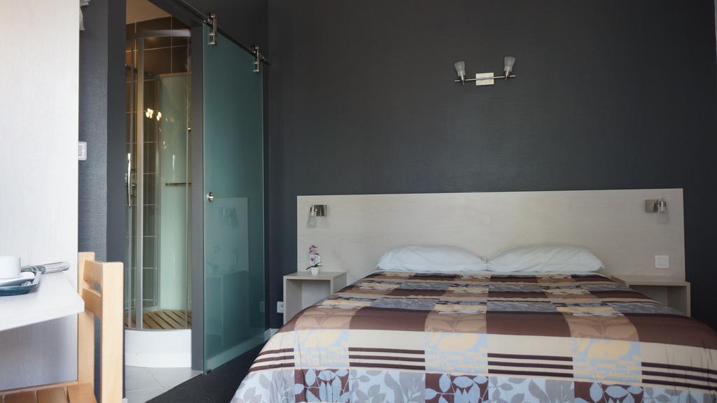 Charme Hotel En Beaujolais เบลล์วิลล์-ซัวร์-ซอน ภายนอก รูปภาพ