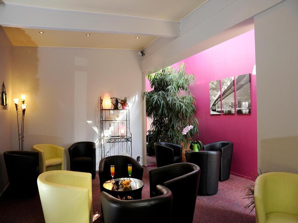 Charme Hotel En Beaujolais เบลล์วิลล์-ซัวร์-ซอน ภายนอก รูปภาพ